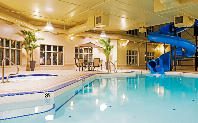 Holiday Inn Express & Suites Grande Prairie by IHG