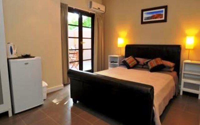 Waikiki Beach Bed & Breakfast