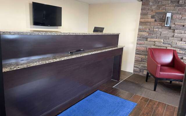 Red Roof Inn Toledo - Holland