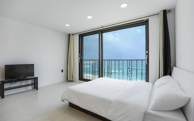 Goseong Badae Banhada Pension