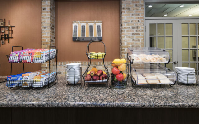 Rodeway Inn & Suites and Conference Center