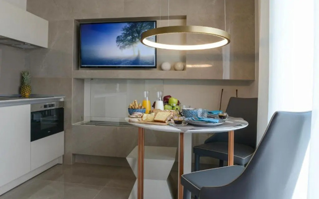 L - Suites