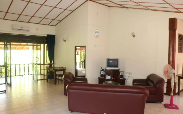 Sayuru Inn