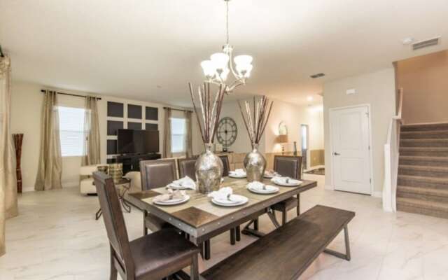 6-Bedroom Villa in Davenport 1550MVD