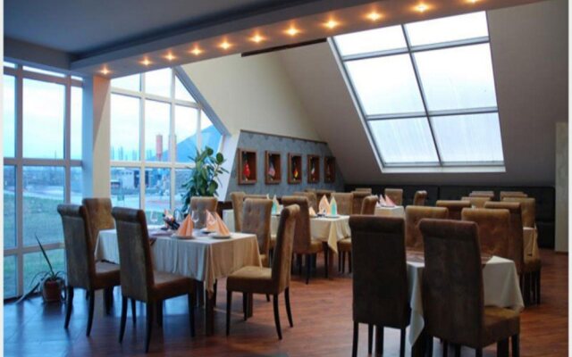 Albes Hotel