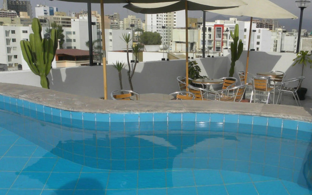 Embajadores Hotel