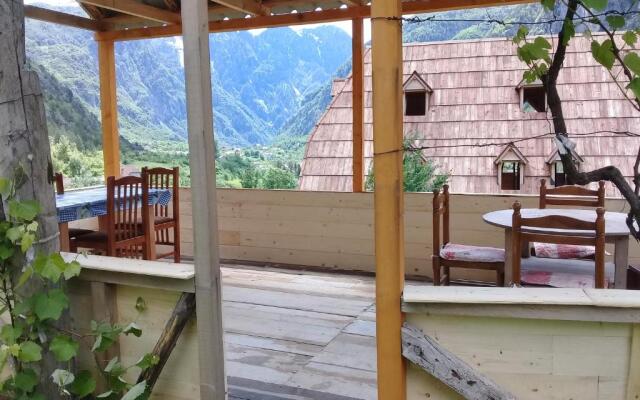 Guesthouse "Gjin Thana"