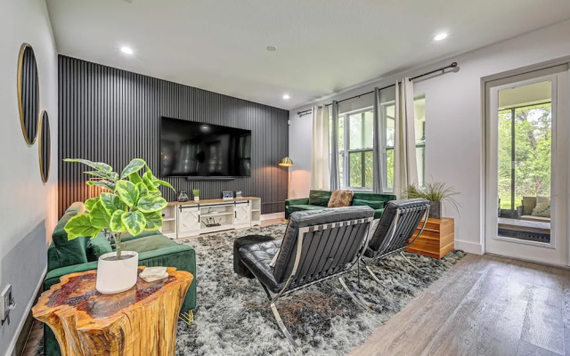 3 Mi to Usf: Dog-friendly Home w/ Large Yard