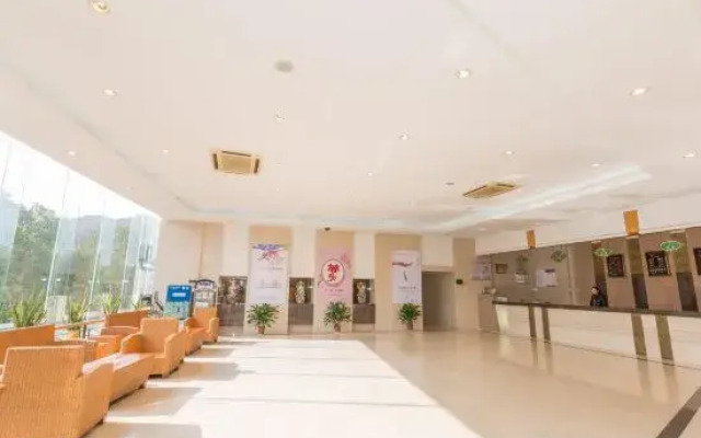 Danfenglin Tourist Hotel