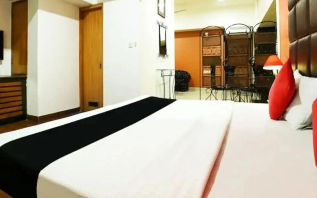 OYO Townhouse 651 Hotel Taksonz
