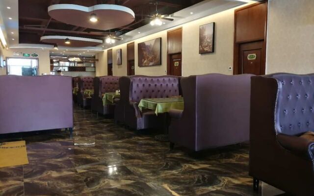 Vienna Hotel (Shenzhen Gongming Square Station)