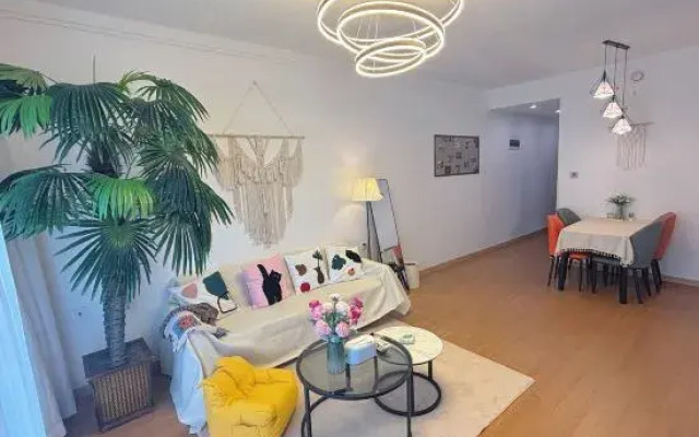 Sparkle Inn (silver base animal kingdom)