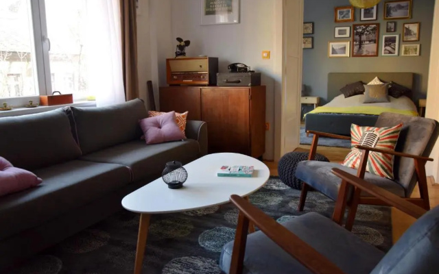 Bleak House - Bauhaus home in the heart of Budapest