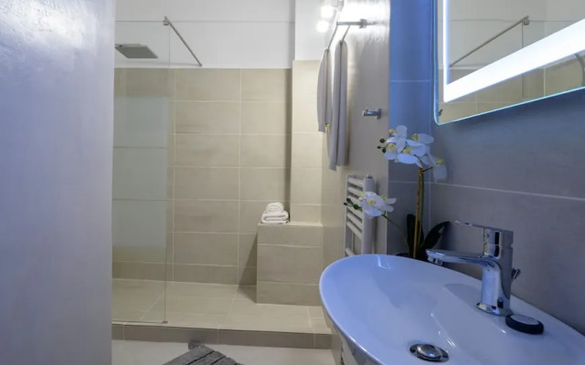 Acropolis Exclusive Studio