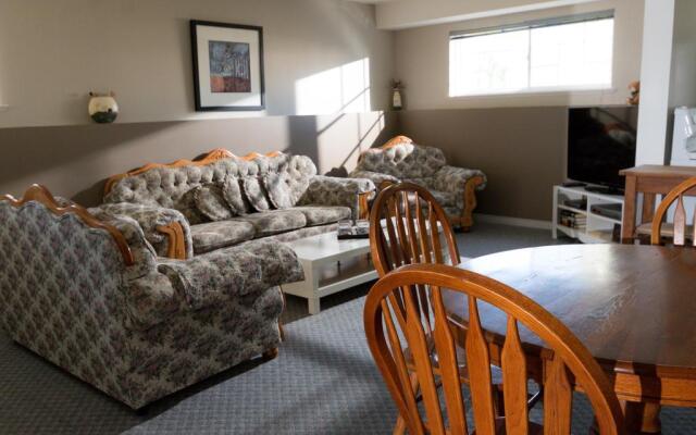 Bearspaw Inn