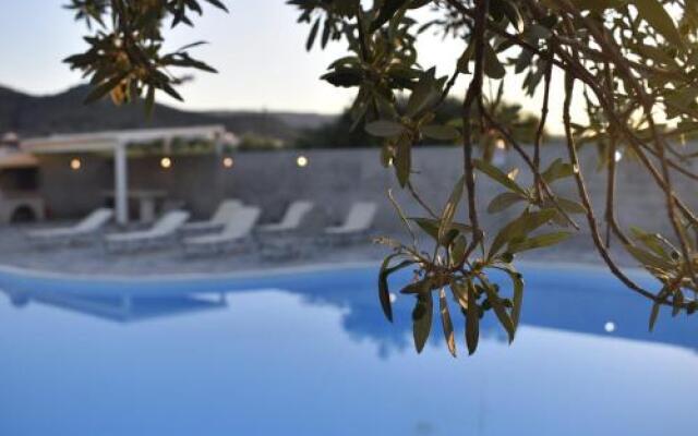 Rousolakos Apartments
