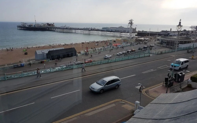 Direct Sea Views, Seafront Location & Free Parking