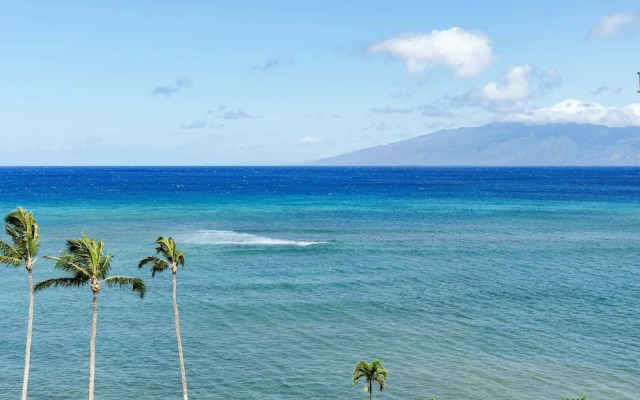 Royal Kahana 702 Studio Bedroom Condo by RedAwning