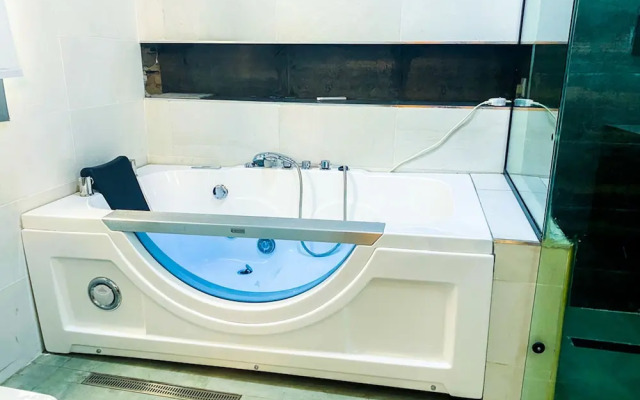 Impeccable 2-bed Apartment in Lekki With Snooker