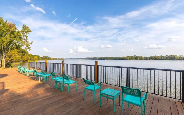 Super 8 by Wyndham Riverside AL