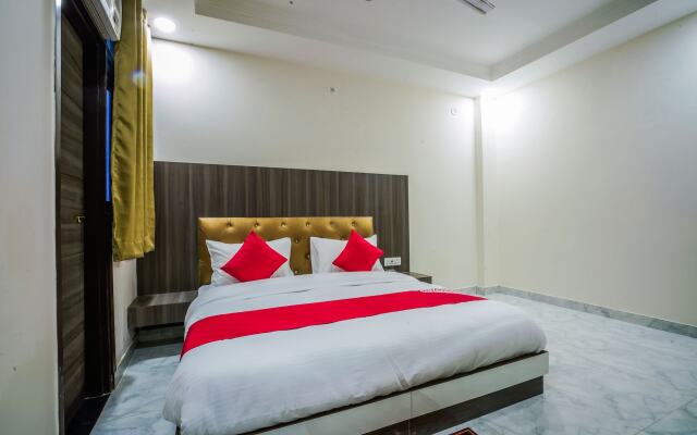OYO 23299 Hotel Royal Orbit