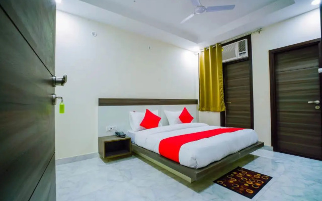 OYO 23299 Hotel Royal Orbit