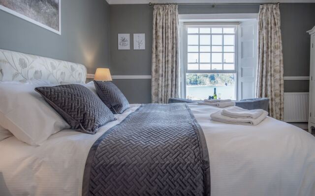 Gwynne House - 6 Bedroom - Tenby Harbour