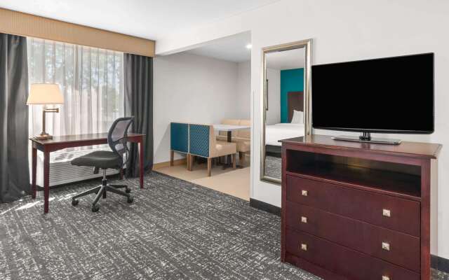 La Quinta Inn & Suites by Wyndham Portland NW