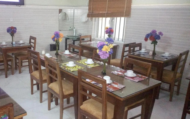 Nue Crest Hotel
