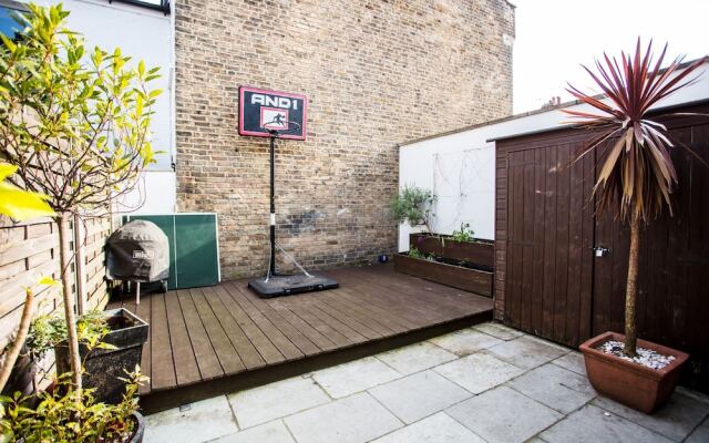 Wonderful 4 Bedroom Home In Kensal Rise