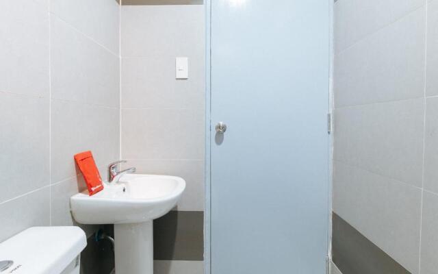 RedDoorz Plus @ Torre De Manuel Residences 1