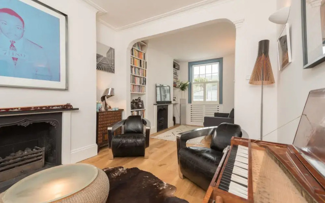 Beautiful Chiswick Home With Garden