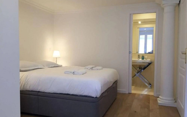 Bellechasse Suite Apartment