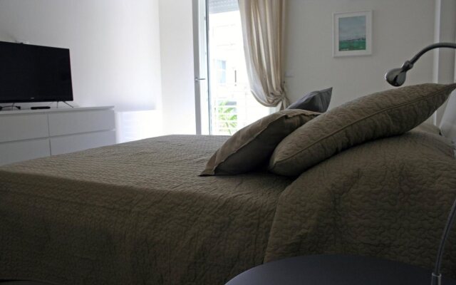 Break Break Apartments