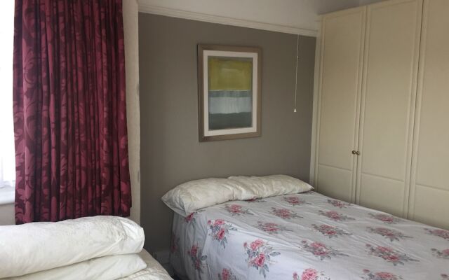 Edgware Bed and Breakfast