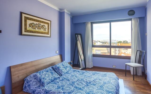 Cheerful Holiday Home in Santa Cruz near Sea Beach