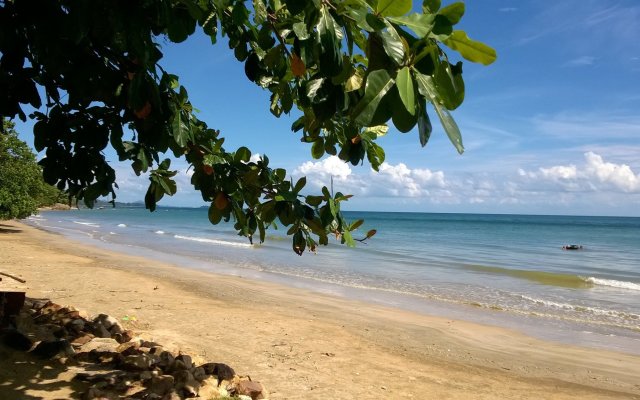 Bonhomie Beach Cottages