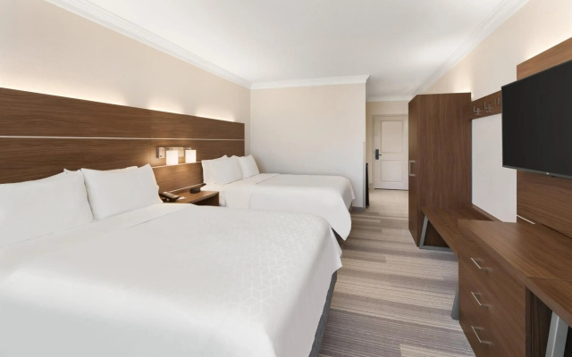 Holiday Inn Express & Suites Byron by IHG