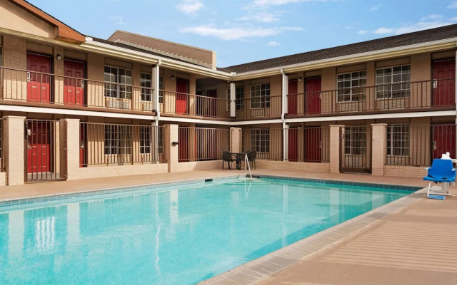 Super 8 Gulfport Near Biloxi