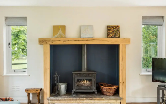 Spacious & Stylish Cotswold Family home