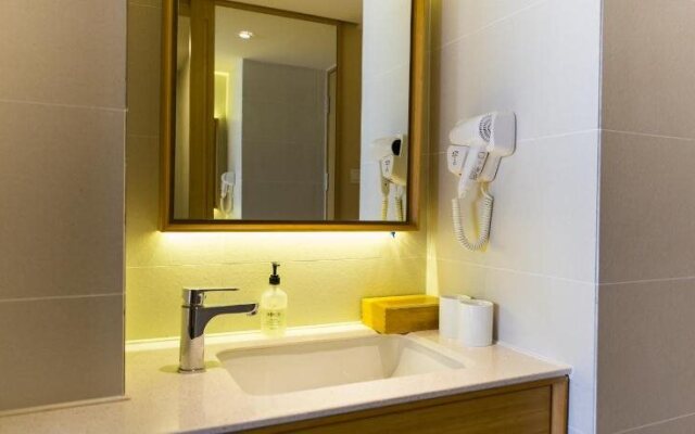 Ji Hotel Changzhou Dinosaur Park
