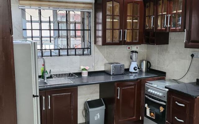Cozy,quiet & Fantastic- Close to Highway - Parking