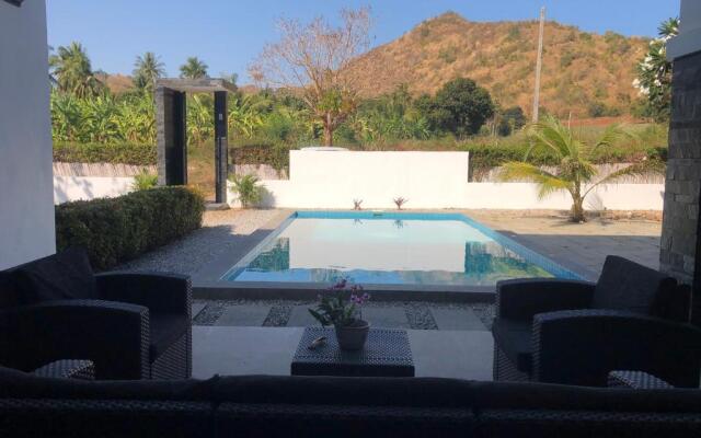 Relax Pool Villa Pranburi