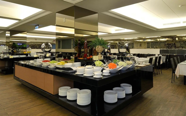 King's Paradise Hotel