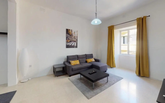 St Julians - Balluta Bay large 3 bedroom apartment