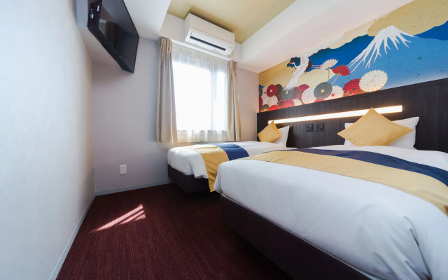 KUROMON Crystal Hotel