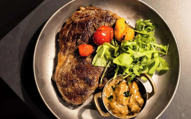 Radisson RED Hotel & Radisson RED Apartments, Kraków