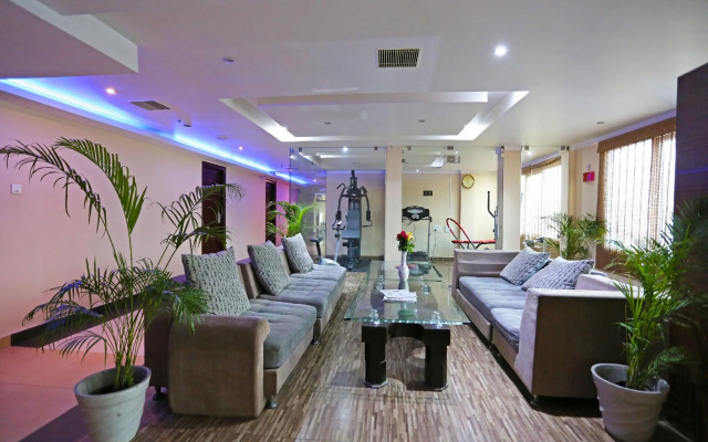 OYO 9015 near Railway Station