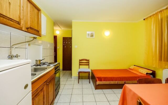 Apartments Mira 1210