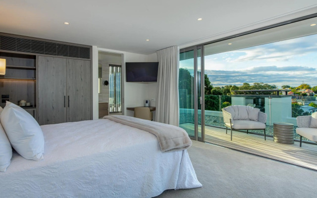 Elements of Castor Bay